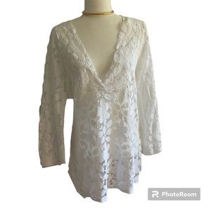 Selene White Floral white lace tunic